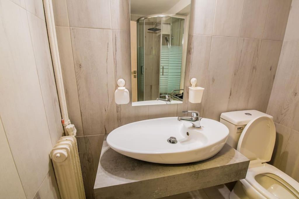 2 Bedrooms Apartment Close To Metro Dafni In Athén Kültér fotó